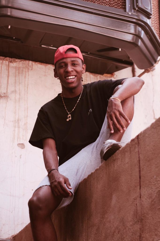Rapper Estrofe, 20 anos, é uma das promessas do hip hop bauruense.